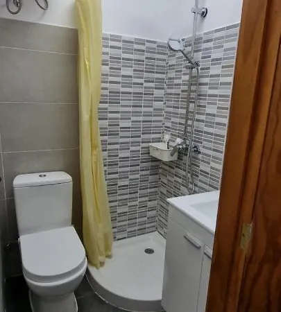 Hostel Cristina Con Bano Privado Y Mini Cocina
