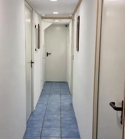 Hostel Cristina Con Bano Privado Y Mini Cocina
