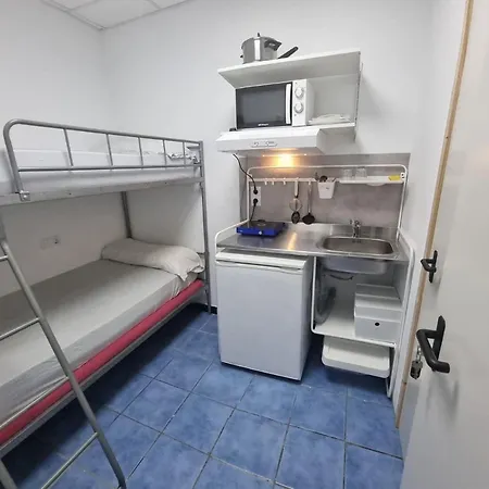 Cristina Con Bano Privado Y Mini Cocina