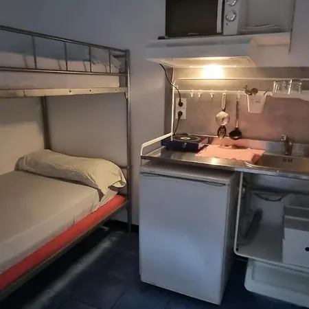 Cristina Con Bano Privado Y Mini Cocina *