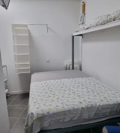 Cristina Con Bano Privado Y Mini Cocina Auberge de jeunesse *