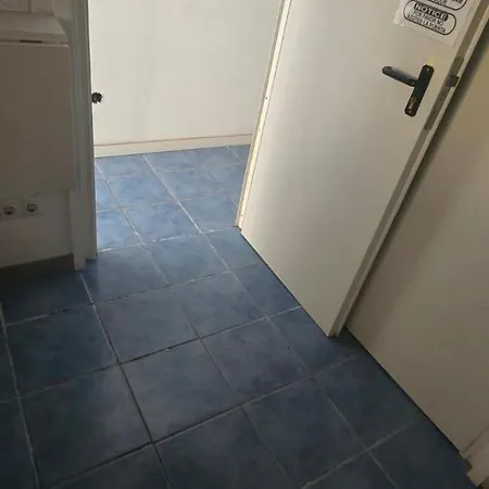 Cristina Con Bano Privado Y Mini Cocina Auberge de jeunesse *