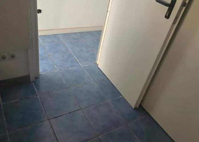 Cristina Con Bano Privado Y Mini Cocina אכסניה *